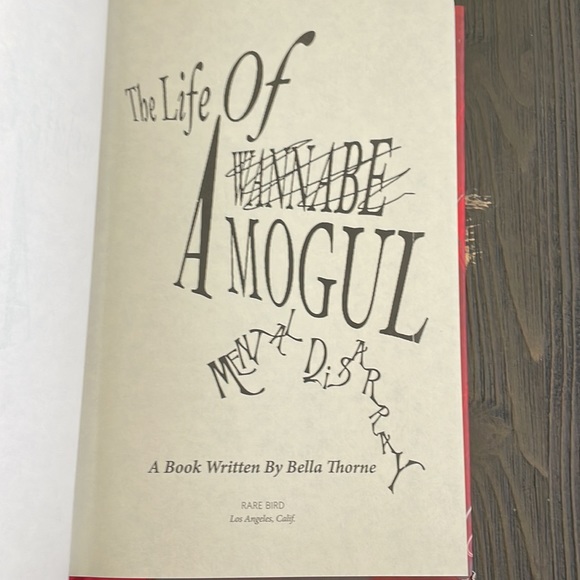 The Life of a Wannabe Mogul by Bella Thorne volume one (hardcover) - Picture 7 of 9